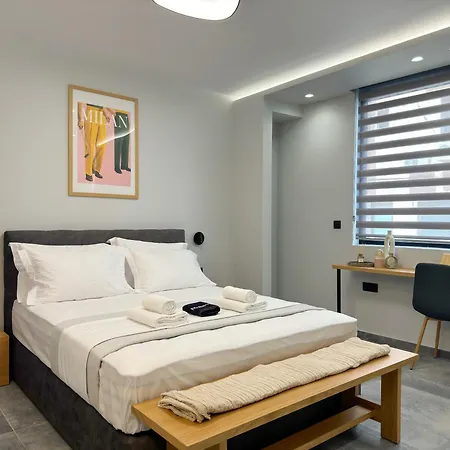 Luxury Downtown α6 Apartment