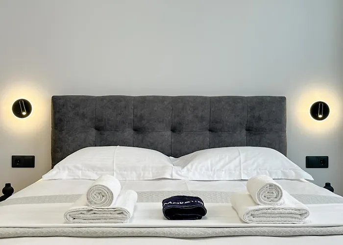 Luxury Downtown A6 *